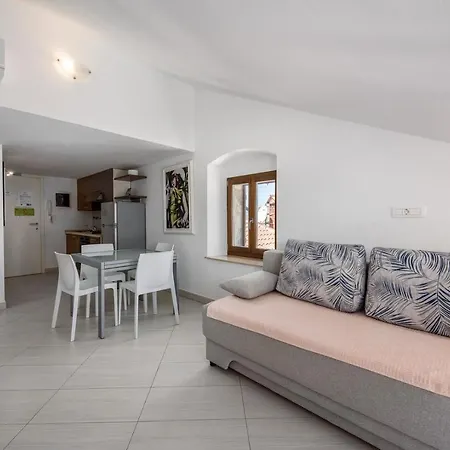 Dante Apartmán Umag