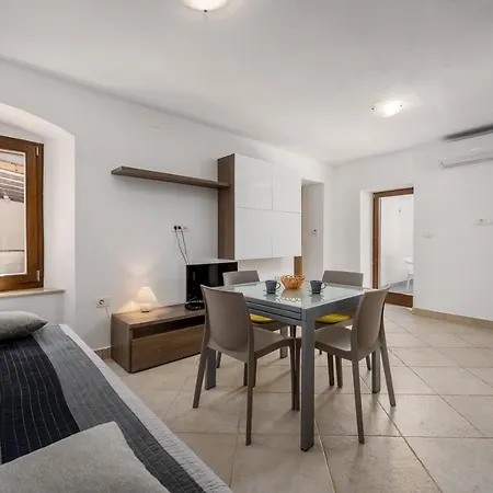 Apartment Dante *