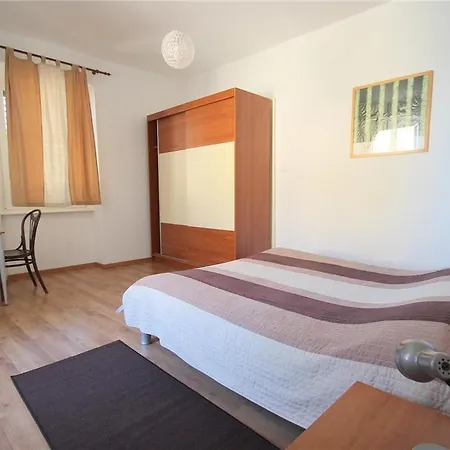 Dante Apartment